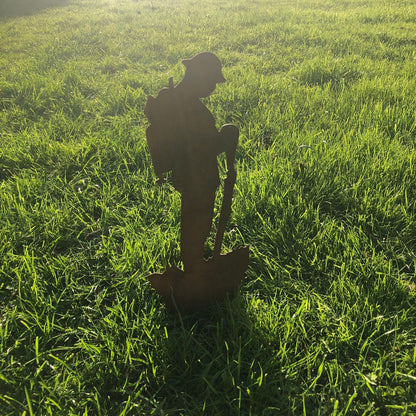 METAL Lest We Forget Soldier army GARDEN Decoration Statue Feature